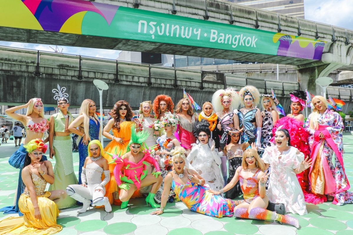 比以前更受欢迎！！ MBK 中心变装盛开音乐会和时装秀第二年携手庆祝骄傲月 MBK 中心 x Yellow Channel，泰国领先的变装皇后的完整娱乐帝国 ThaiPR.NET |