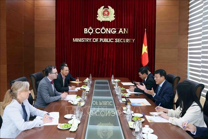 促进越南与美国信息技术产业合作